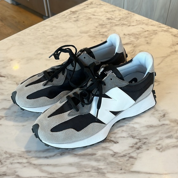 Other - New Balance 327 Sneakers